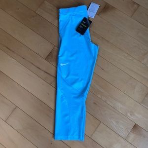 Nike crop leggings NWT LARGE